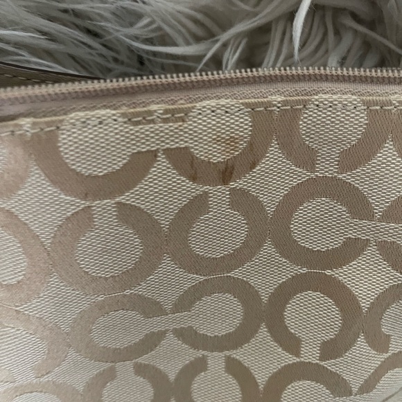 Coach Signature authentic crossbody bag - Picture 6 of 8